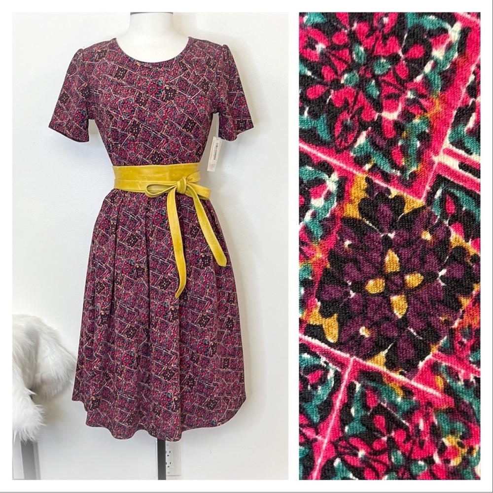 💕NWT Lularoe Amelia Fit & Flare Dress with Pockets💕
